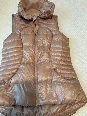 Lulu lemon size 4 metallic blush vest